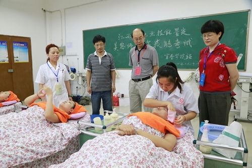 中國美容醫(yī)學(xué)院的發(fā)祥地 這里是用美麗書寫人生的美容醫(yī)學(xué)院